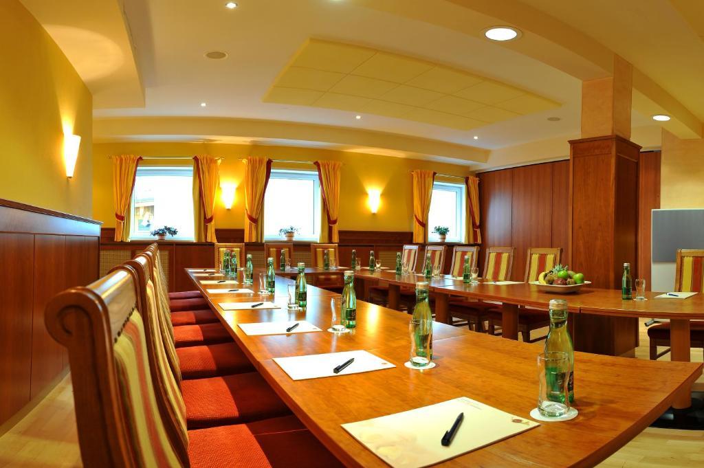 Posthotel Радщат Екстериор снимка